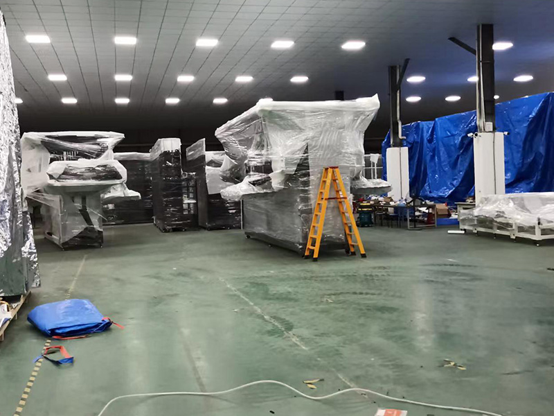 東(dōng)莞某公(gōng)司重型(xíng)真空防(fáng)雨木箱(xiang)