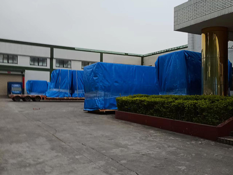 東莞某(mou)公司重型設備防(fáng)雨真空木箱