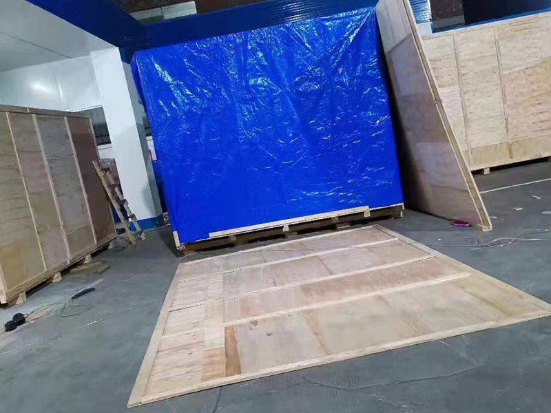 重型(xíng)加固木(mù)箱